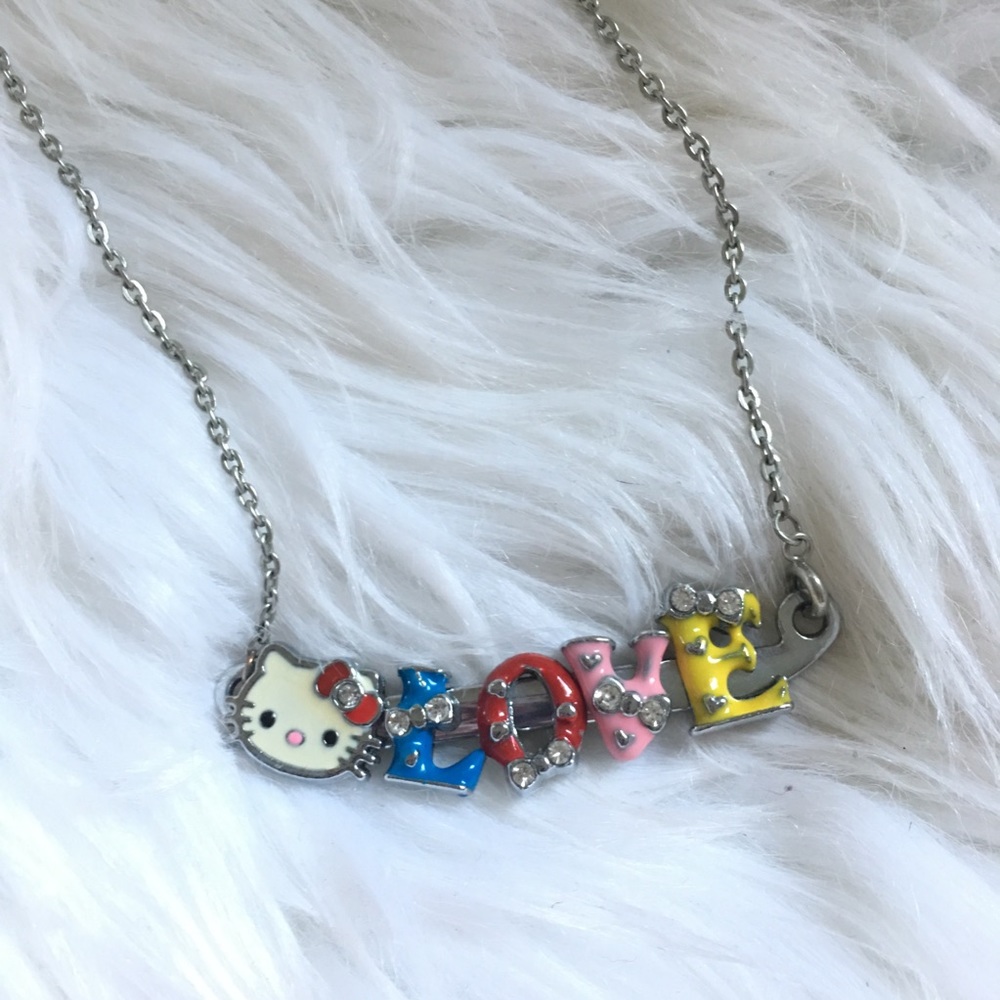 💖Hello Kitty “LOVE” necklace!💖